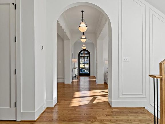 5th image of 5425 Harwood Rd