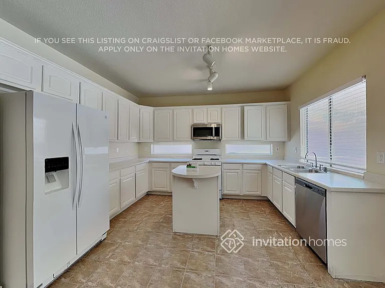2745 Rebano St — Photo 10
