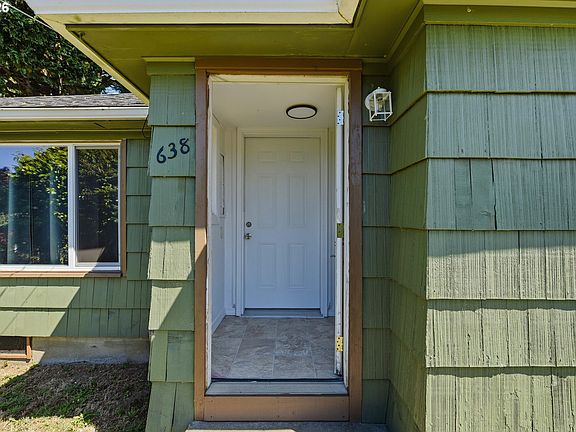 2nd image of 638 Commercial St