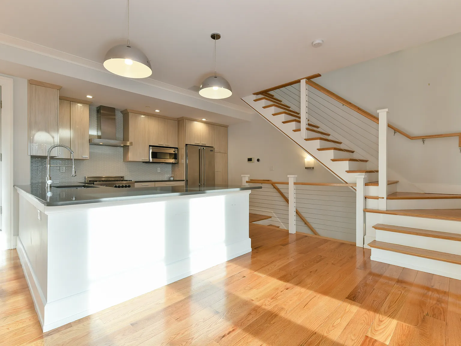 2 bed, 2.5 bath, 1494 sqft, $5,200 — Photo 4
