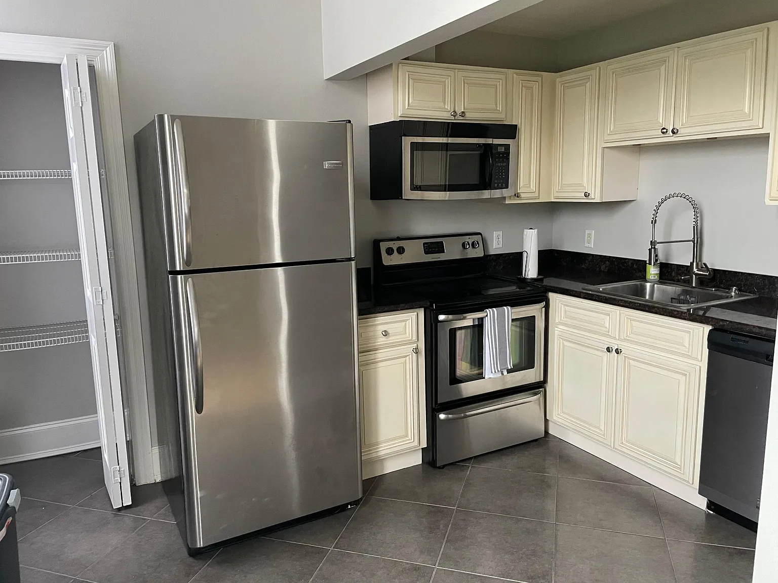 1215 Josephine St — Photo 3