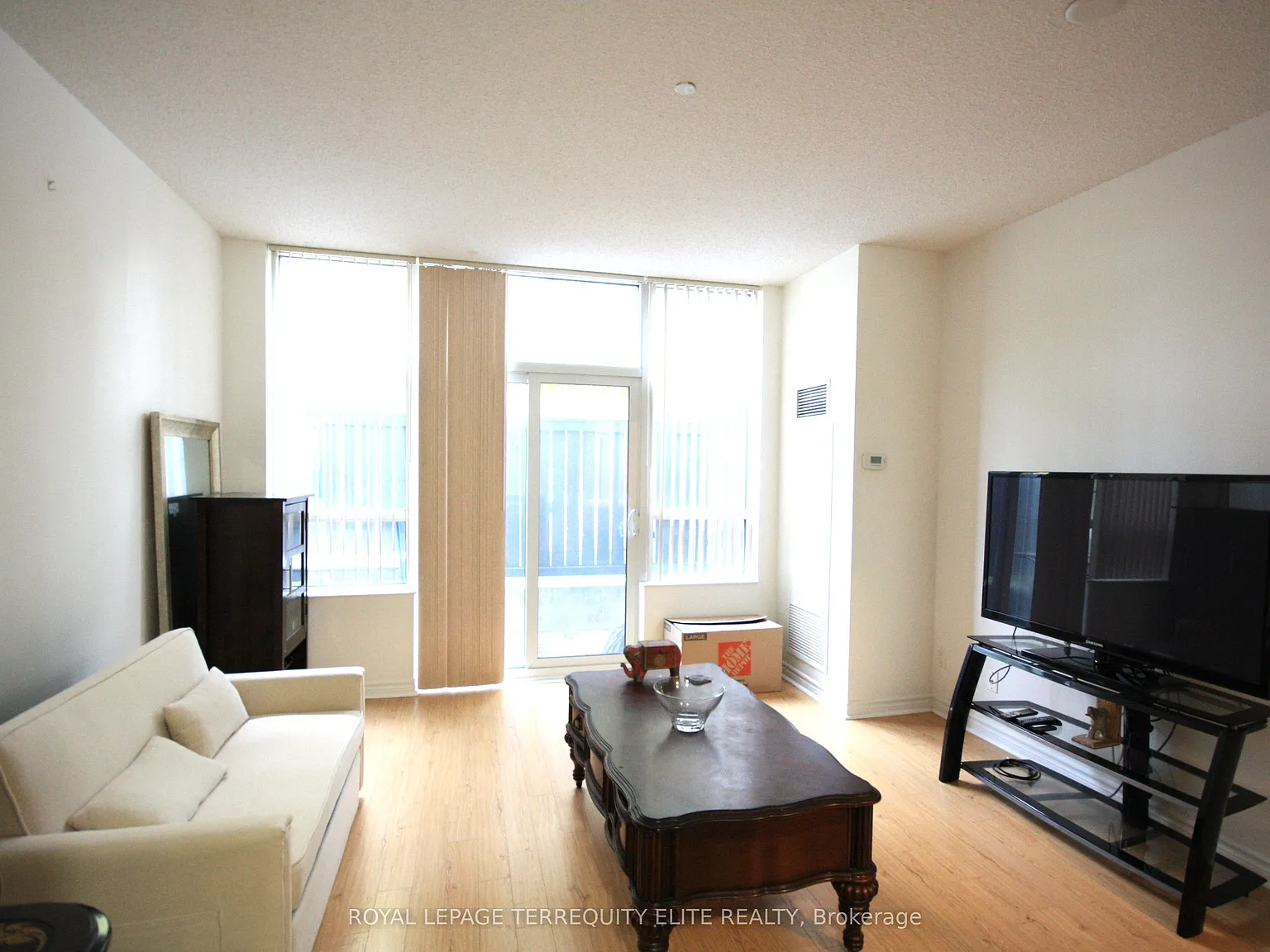 35 Saranac Blvd — Photo 2