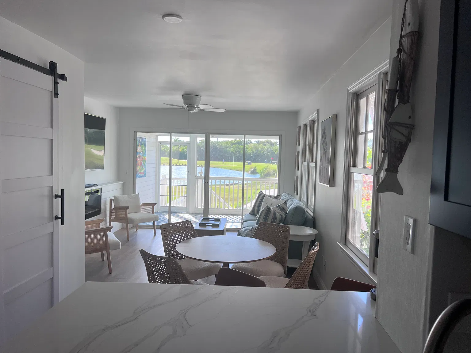 2 bed, 1.5 bath, 806 sqft, $3,700 — Photo 2