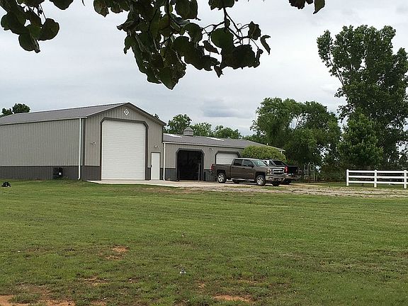 4th image of 1221 Silver Oaks Dr