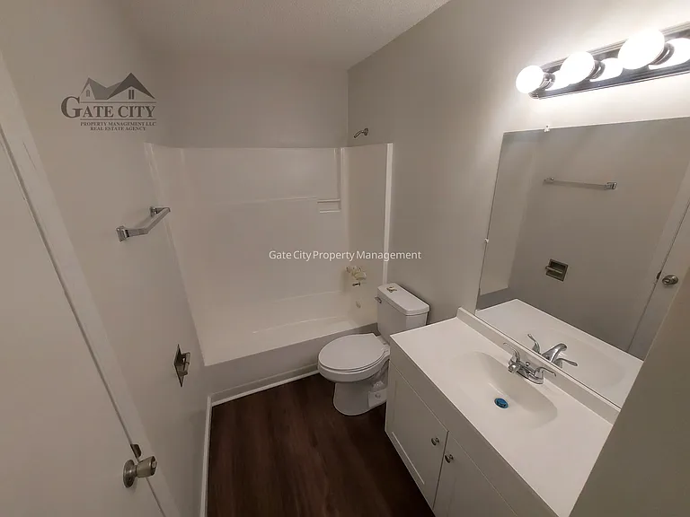 427 S Main St #5 — Photo 9