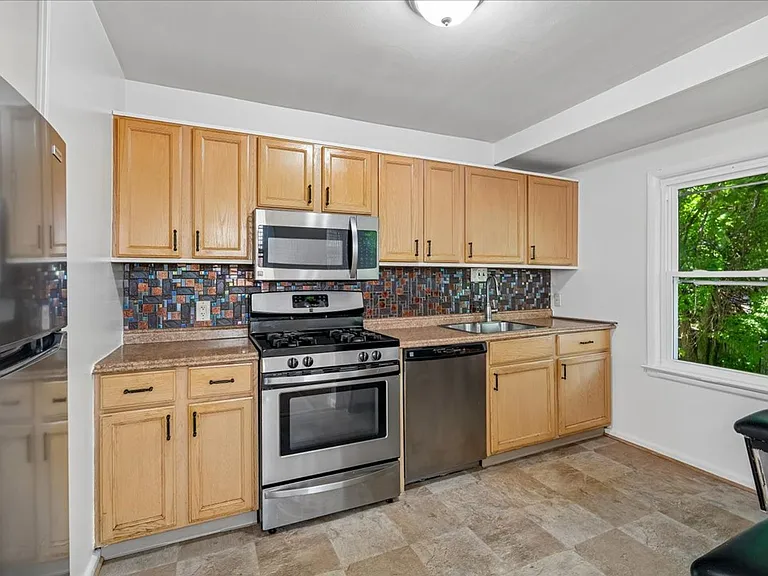 13012 Georgia Ave — Photo 14