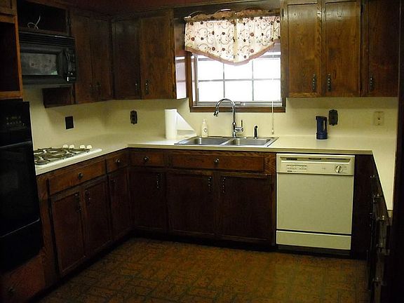 5th image of 920 Mimosa Dr