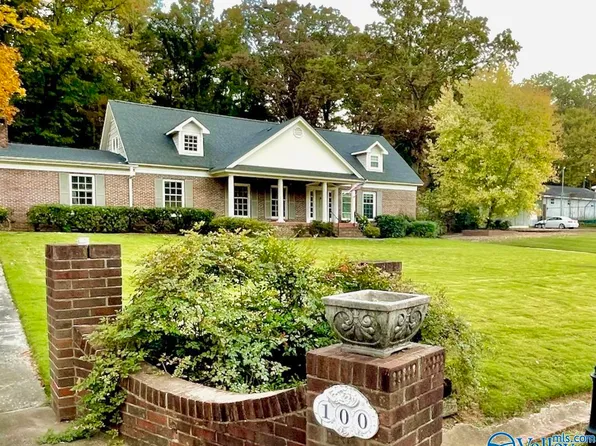 100 Norwood Dr, Rainbow City, AL 35906