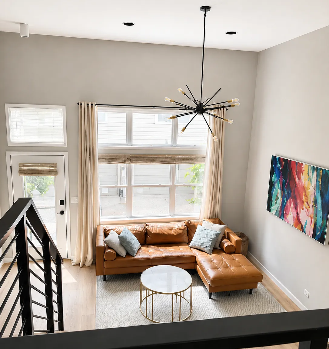 3 bed, 2.5 bath, 2400 sqft, $5,500 — Photo 2