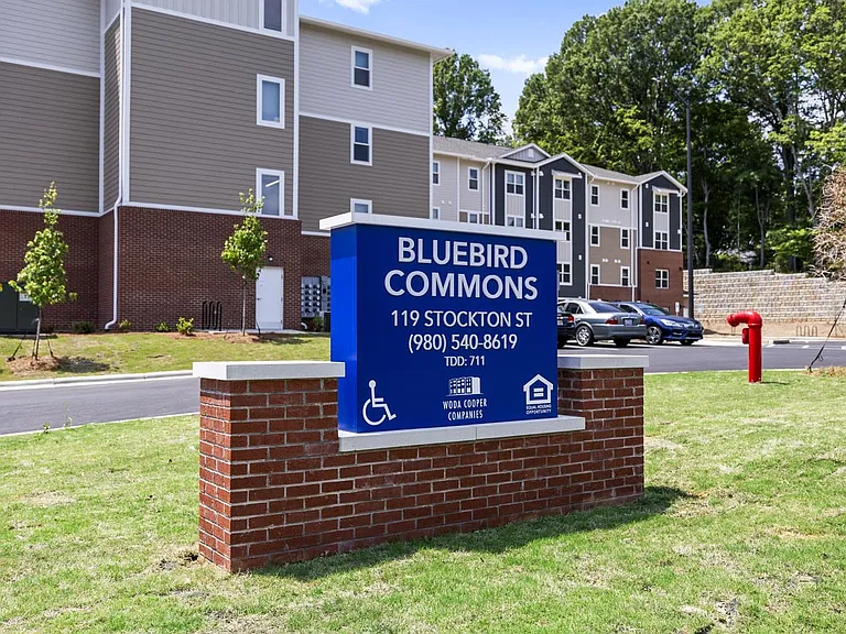 Bluebird Commons — Photo 26