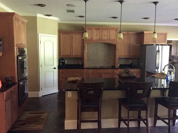 Large open kitchen granite