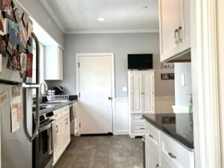41-43 N Crescent Cir #2B — Photo 3