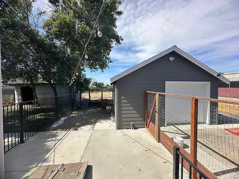 W Grant Line Rd — Photo 28
