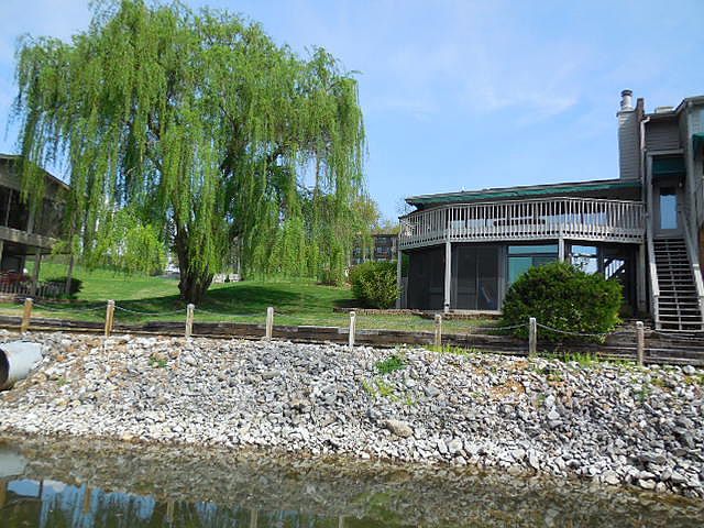 1st image of 4174 Lakeshore Ln #29