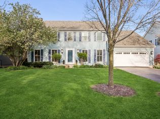 384 Whitney Dr, Barrington, IL 60010