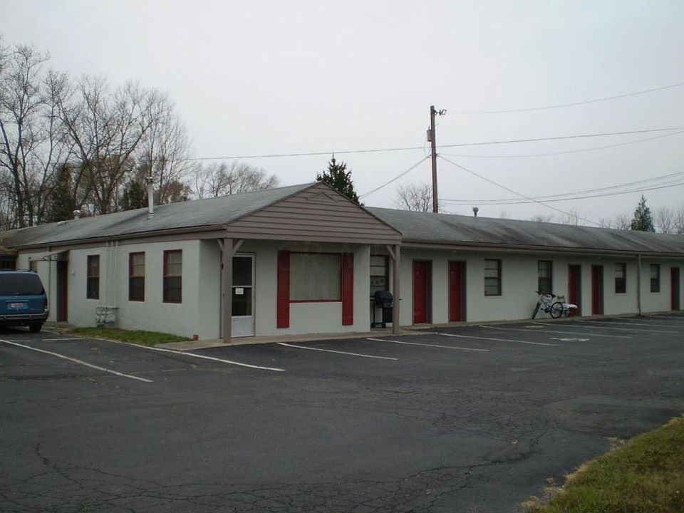 1st image of 623 W Main St