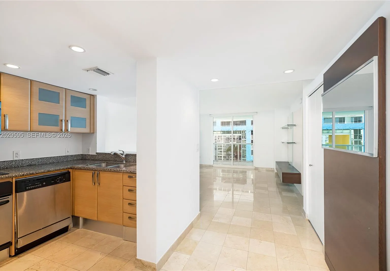 Skyline On Brickell Condo — Photo 2