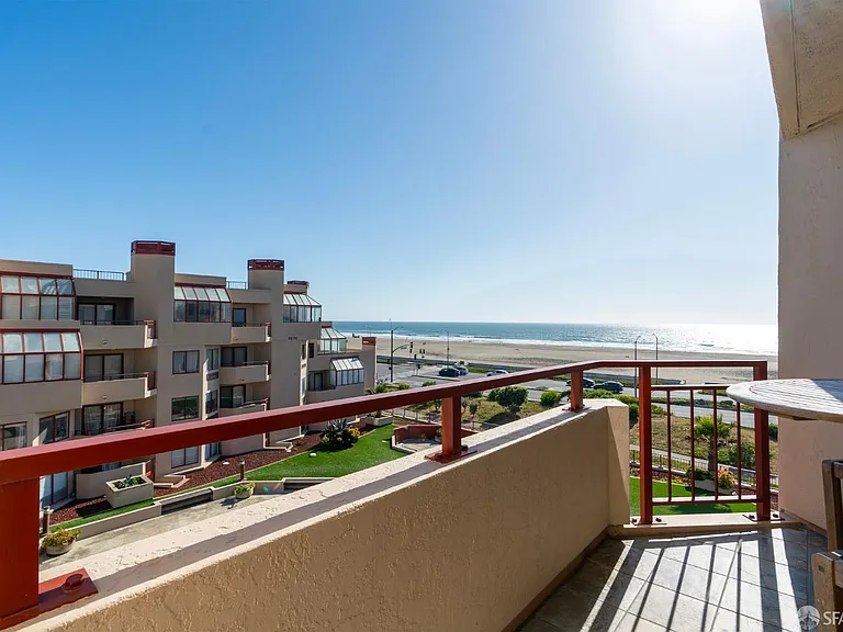 855 La Playa St #451 — Photo 12