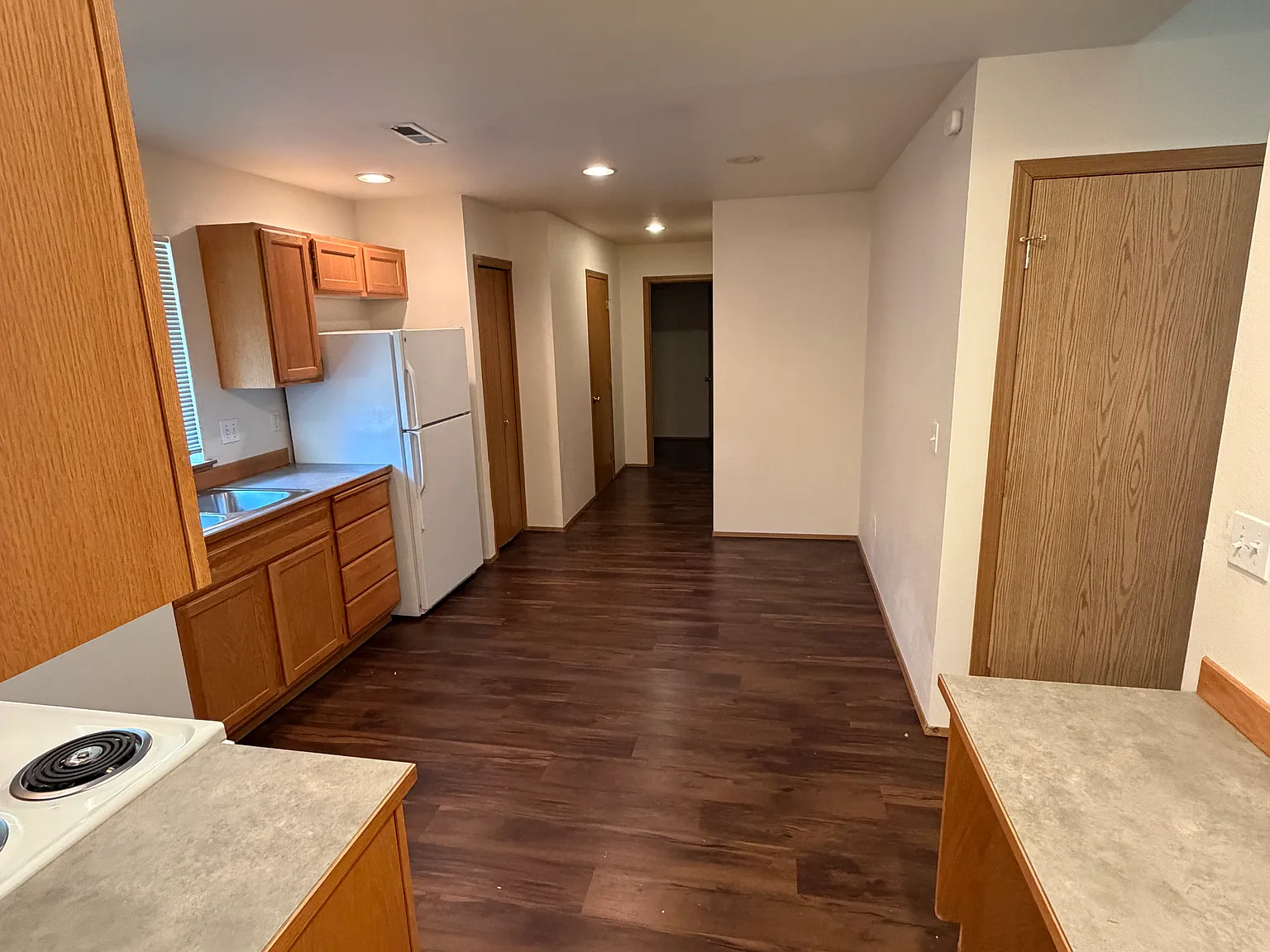 3 bed, 2.5 bath, 1422 sqft, $2,795 — Photo 3