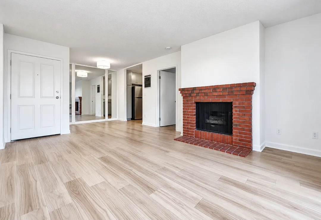 2 bed, 2.0 bath, $2,995 — Photo 4