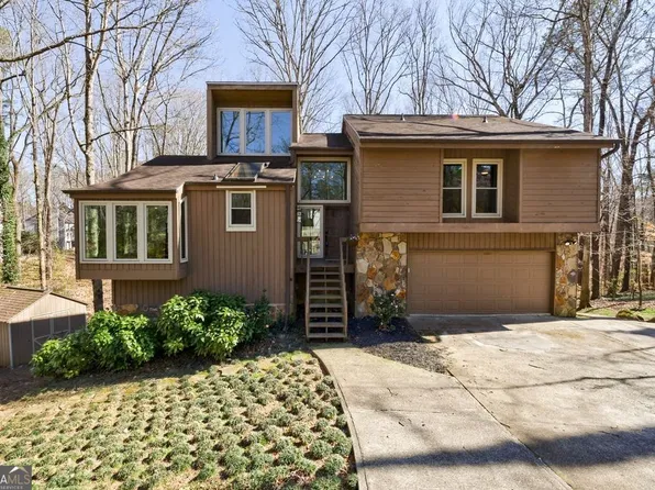 2664 Stonebrook Ct NE, Roswell, GA 30075