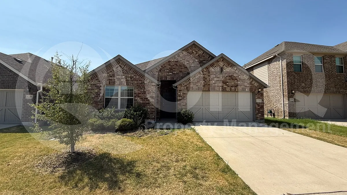 4 bed, 2.0 bath, 1885 sqft, $2,500 — Photo 1