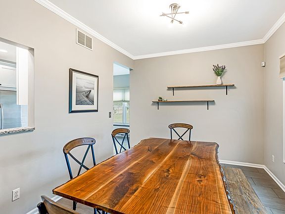 2nd image of 2110 E Coachlight Dr