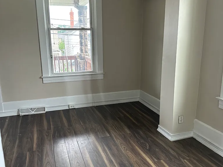 440 Center Ave — Photo 7
