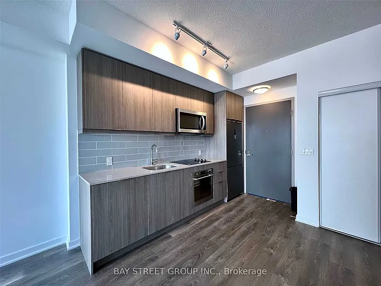 38 Forest Manor Rd #601 — Photo 2