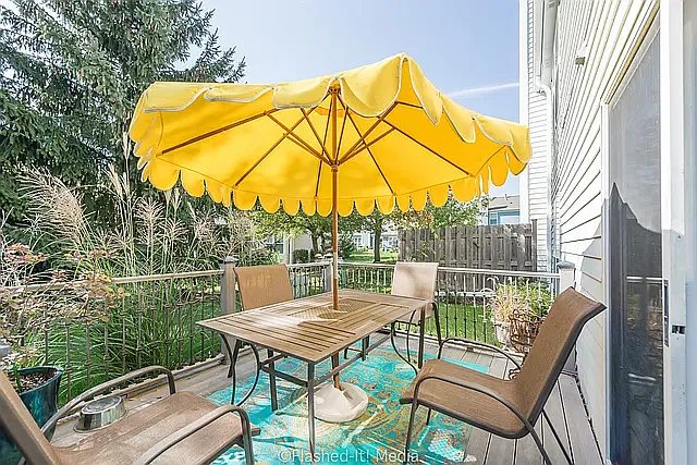 4072 Newport Ln — Photo 3