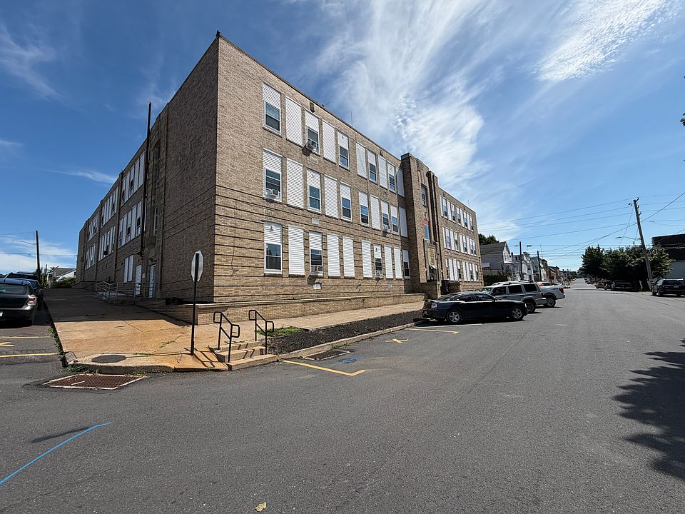 1st image of 134 W 4th St #200