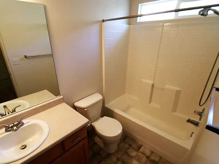 1144 S 1420 E — Photo 17