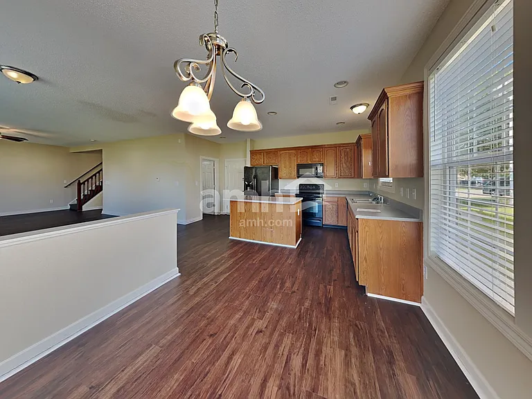 9734 Lomax Dr — Photo 4