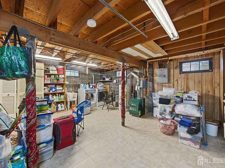 34 Ventnor Dr — Photo 6