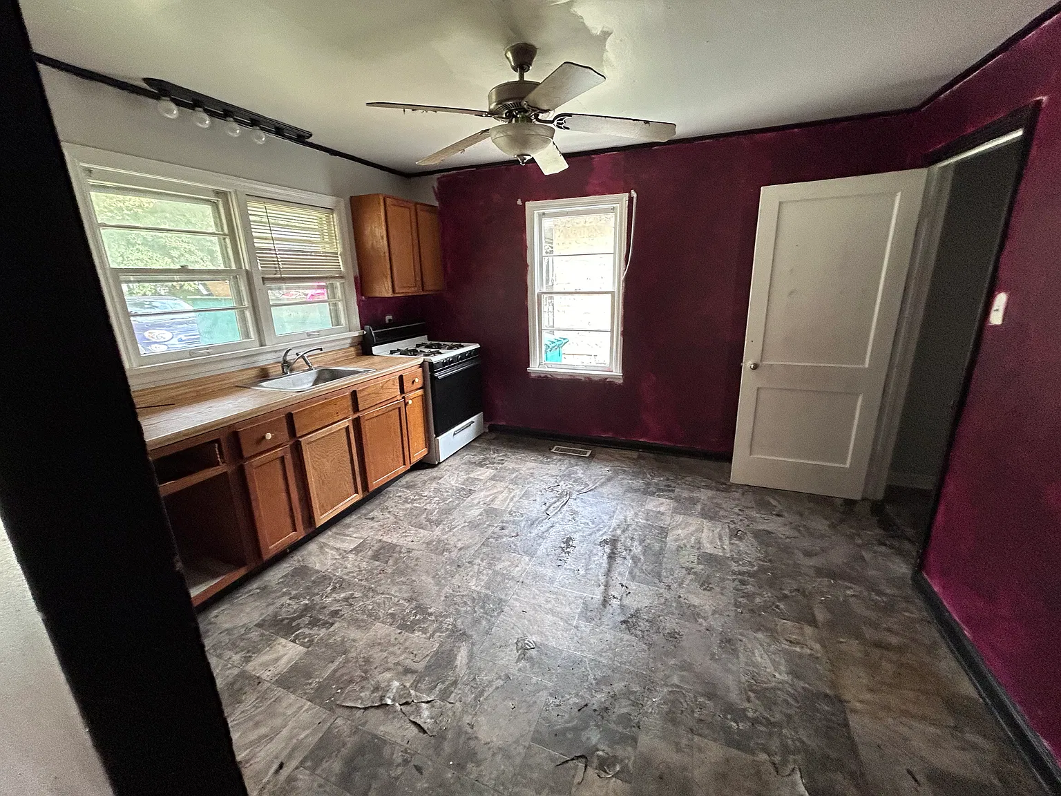 2 bed, 780 sqft, $850 — Photo 2
