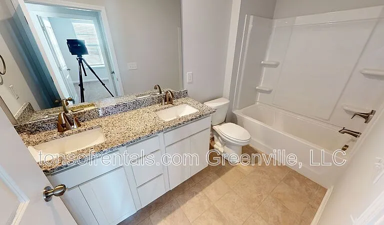 1109 Maridian St — Photo 8