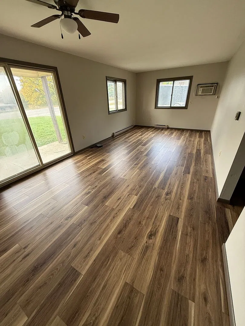 218 Hall St — Photo 1