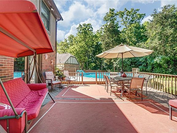 4th image of 6429 Shelterglen Ct