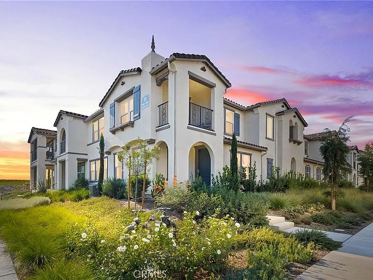 3906 E Coronado Privado — Photo 1