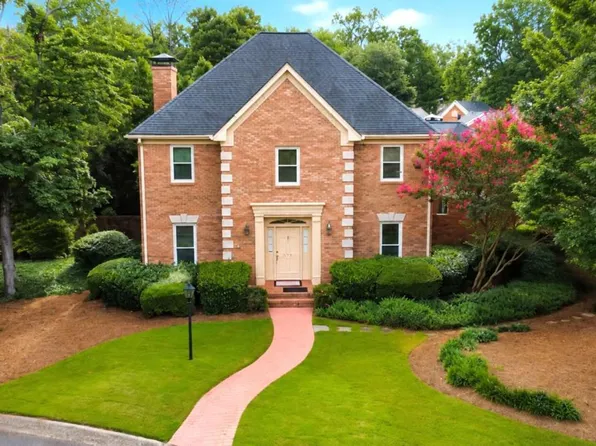 573 N Palisades Cir SE, Marietta, GA 30067