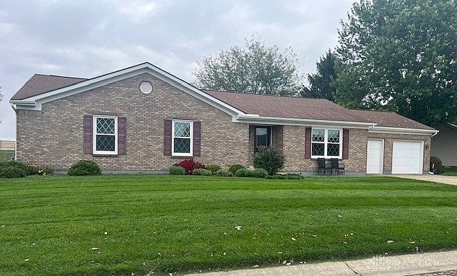 1st image of 125 Wisteria Dr