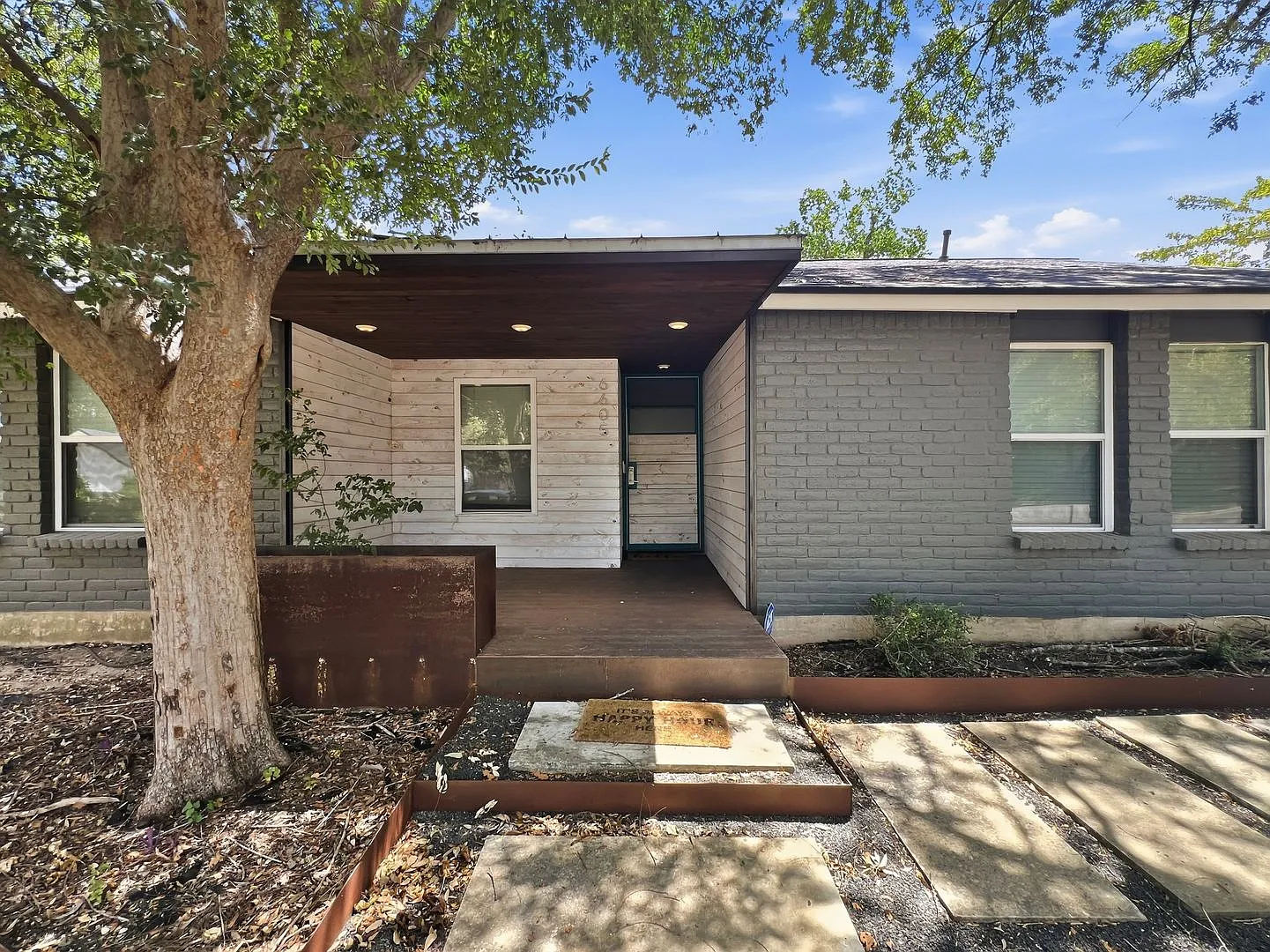Unique Redesign - South Austin 3/2 - Big Private Yard - Garage- Great Neighborhood - Close to Eve... — Photo 1