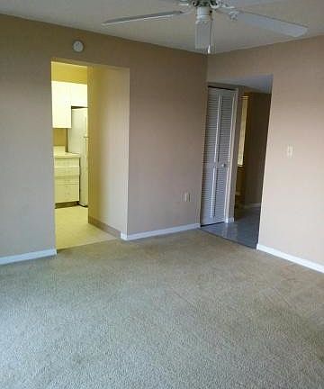 4th image of 9103 Glenmoor Dr