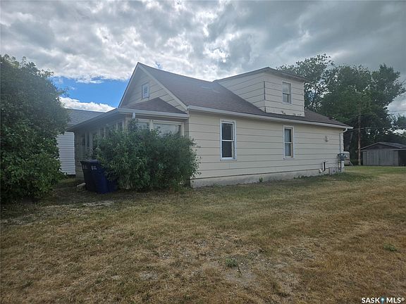 2nd image of 419 Main Street