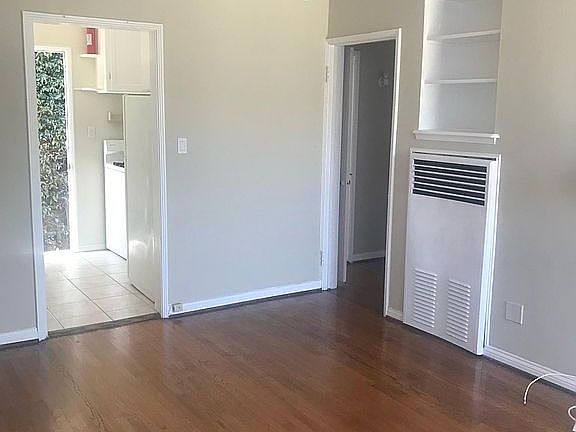 4th image of 2204 Cabrillo Ave #B