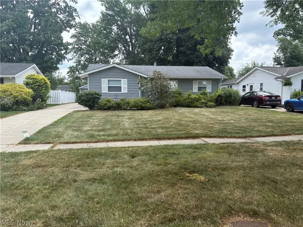 448 Chestnut Dr, Berea, OH 44017