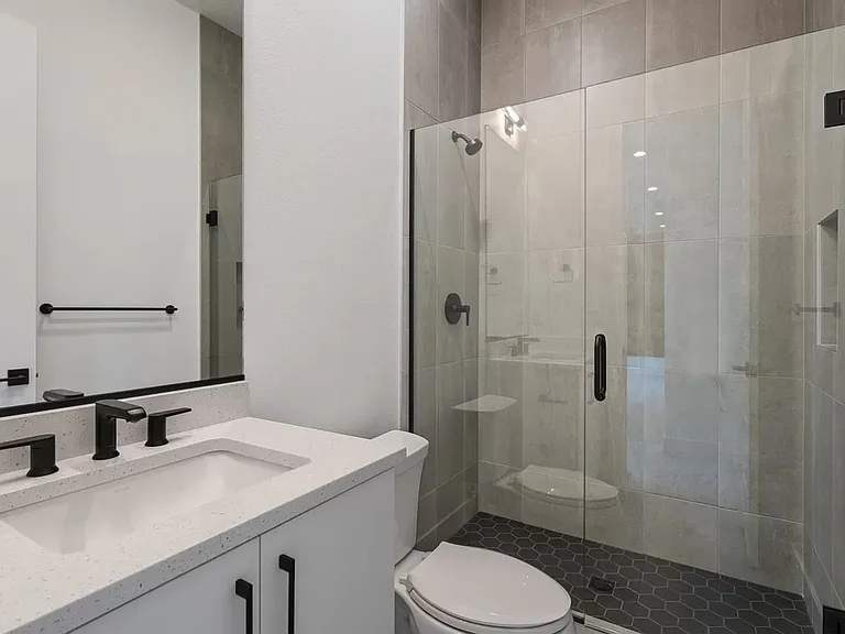3090 N 49th Ave — Photo 41