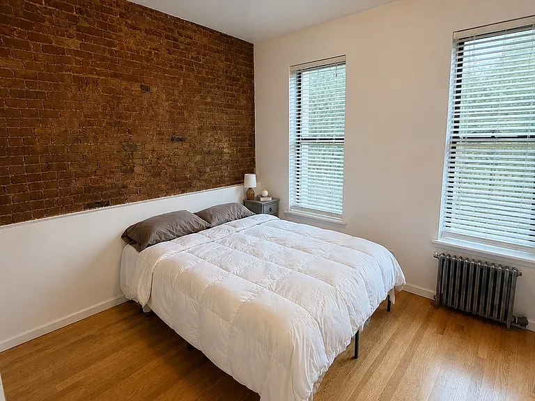 283 E 4th St #4D — Photo 1