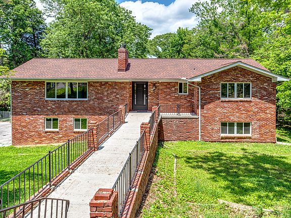 3rd image of 6536 Kanuga Dr