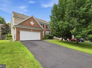 5880 Moonbeam Dr, Woodbridge, VA 22193